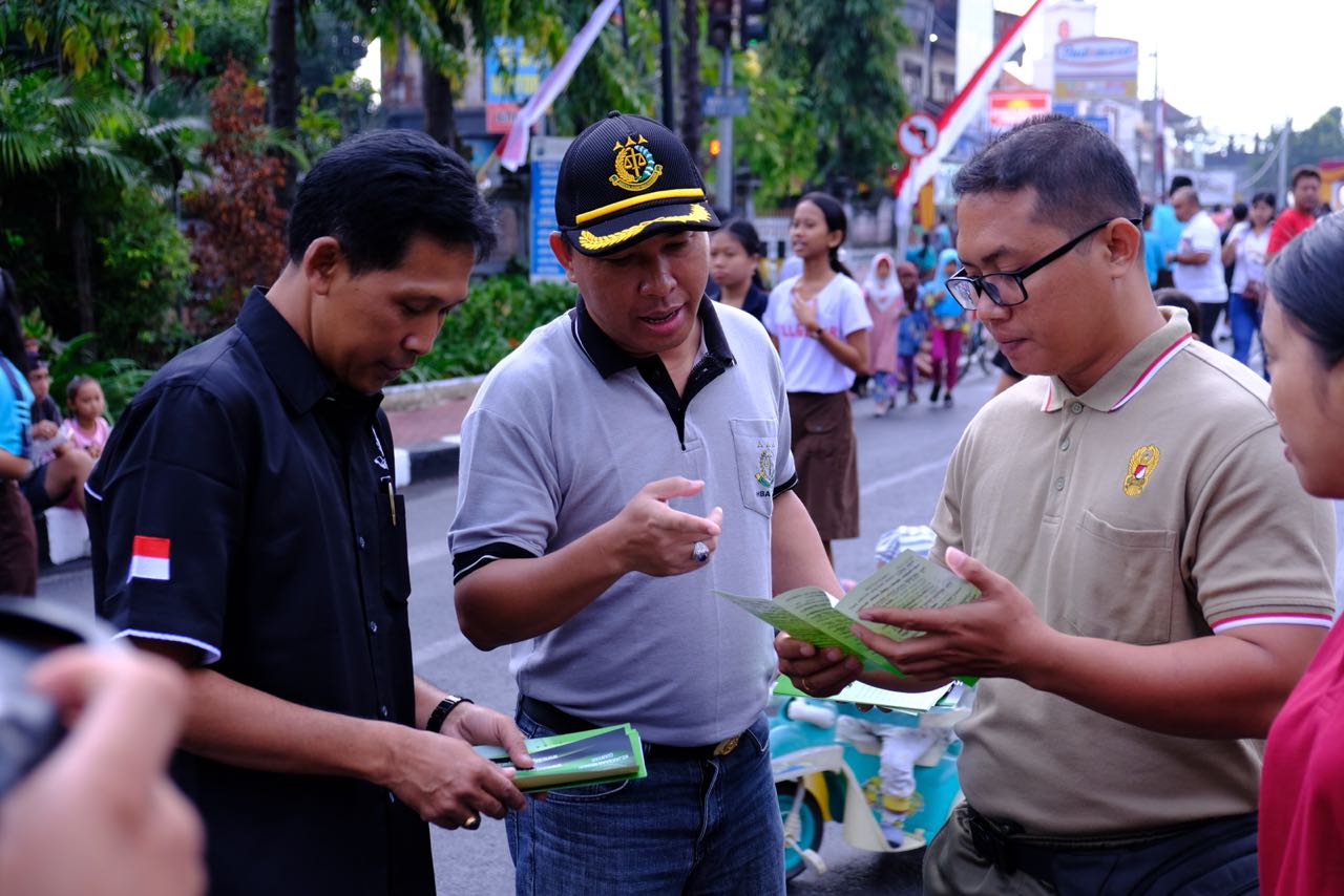 KEJARI GIANYAR MEMBUKA GERAI PELAYANAN HUKUM PADA ACARA CAR FREE DAY DI TAMAN KOTA GIANYAR