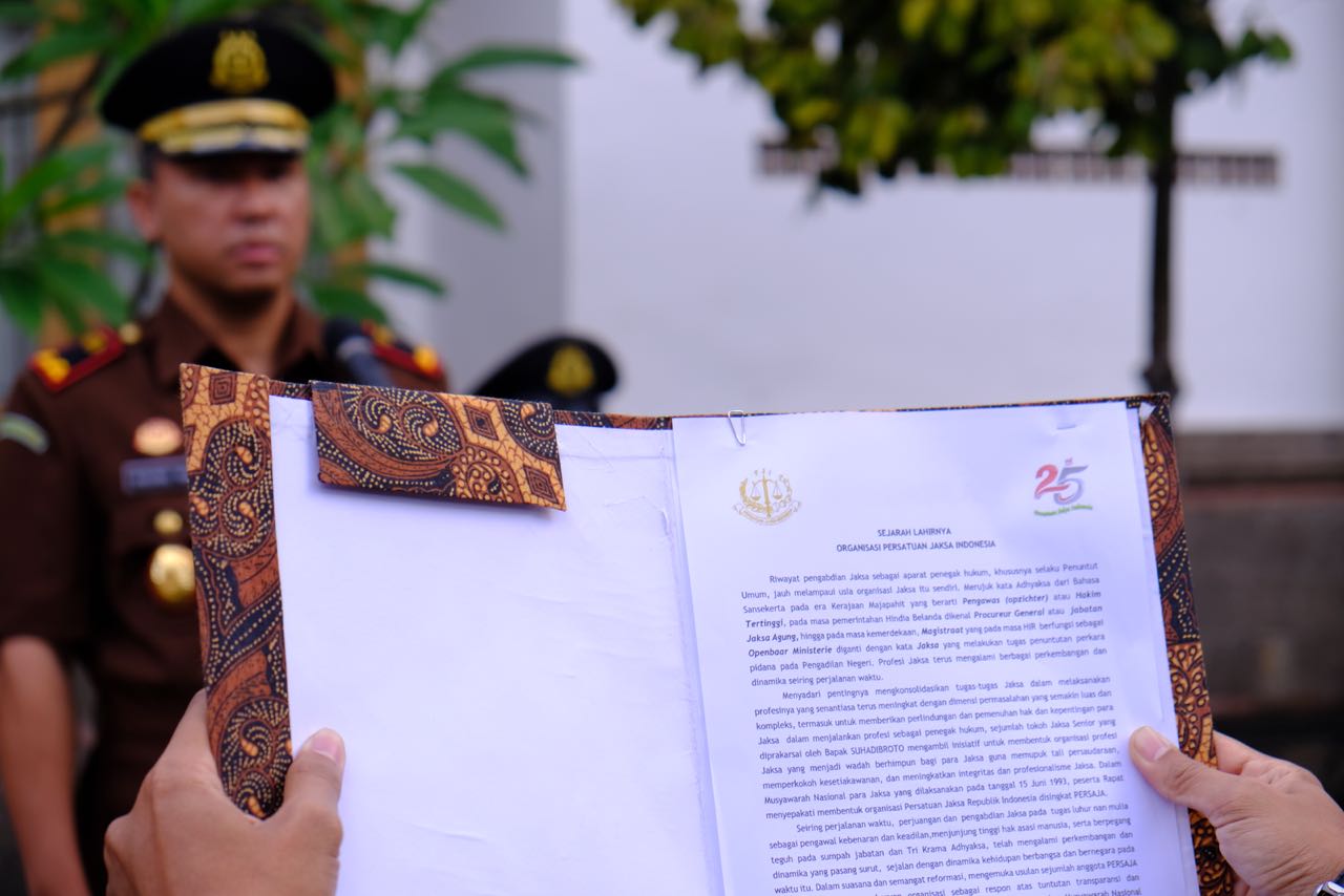 KEJAKSAAN NEGERI GIANYAR MELAKSANAKAN UPACARA HUT PJI (PERSATUAN JAKSA INDONESIA) KE-25