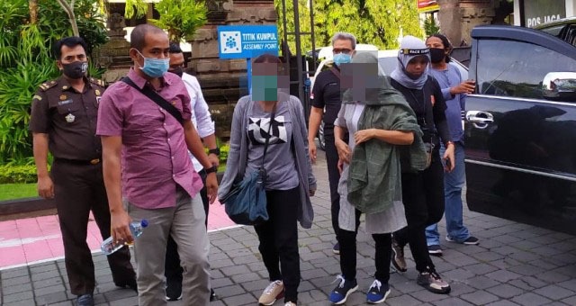 Kejaksaan Negeri Gianyar telah menerima penyerahan Tersangka dan Barang Bukti dari Penyidik Direktorat Tindak Pidana Umum Bareskrim POLRI kepada Jaksa Penuntut Umum terkait perkara tindak pidana dugaan turut serta melakukan penipuan atau penggelapan atas nama Tersangka berinisial EAH dan EMC.