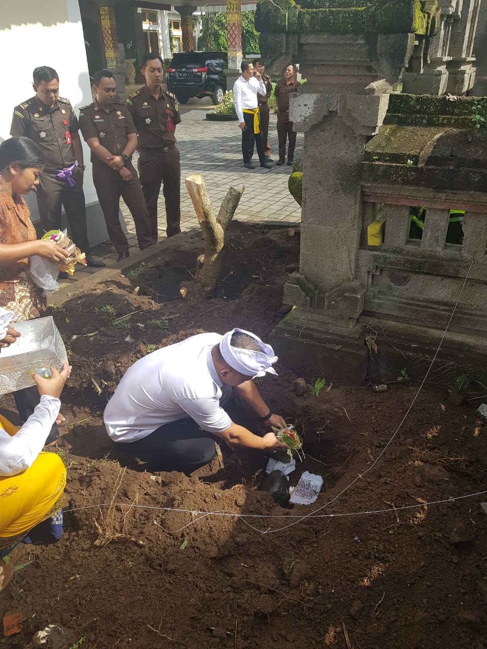 PELETAKAN BATU PERTAMA PEMBANGUNAN MUSHOLA DAN TOILET