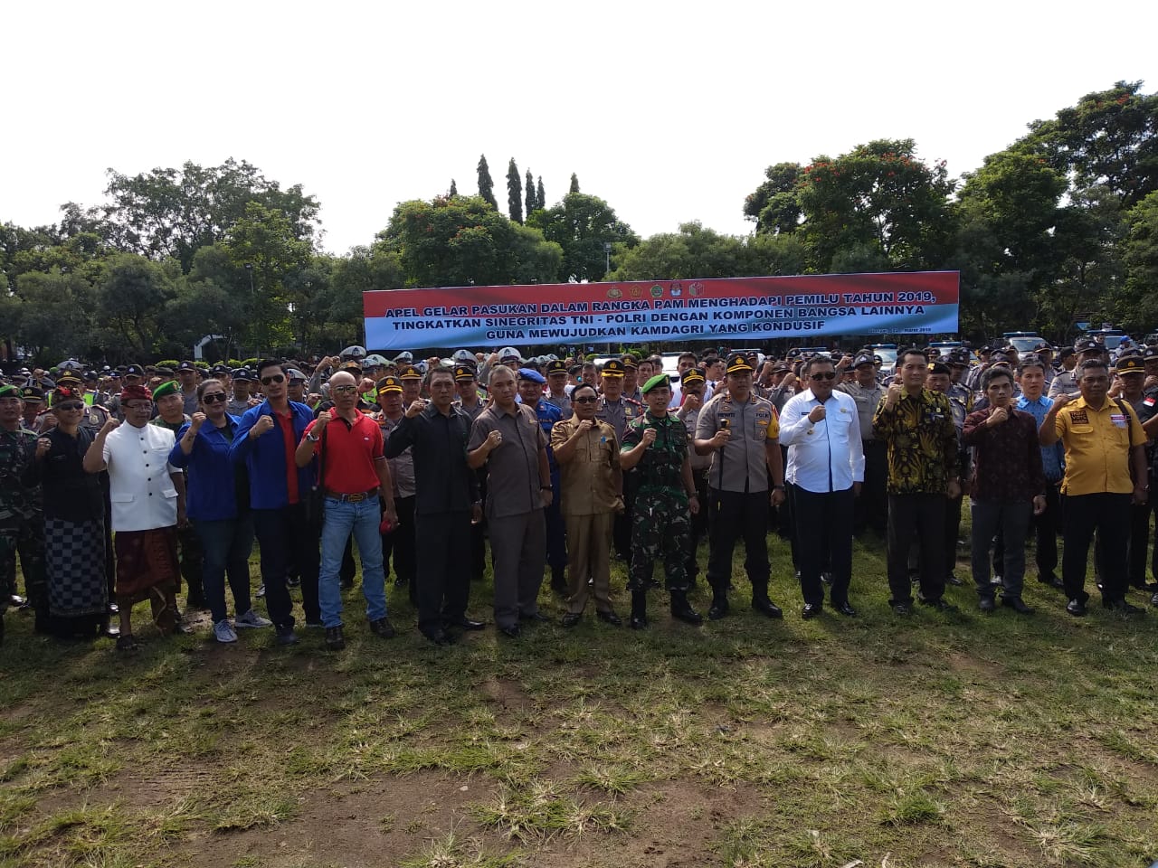 KAJARI GIANYAR HADIRI APEL GELAR PASUKAN DALAM RANGKA PENGAMANAN PEMILU 2019